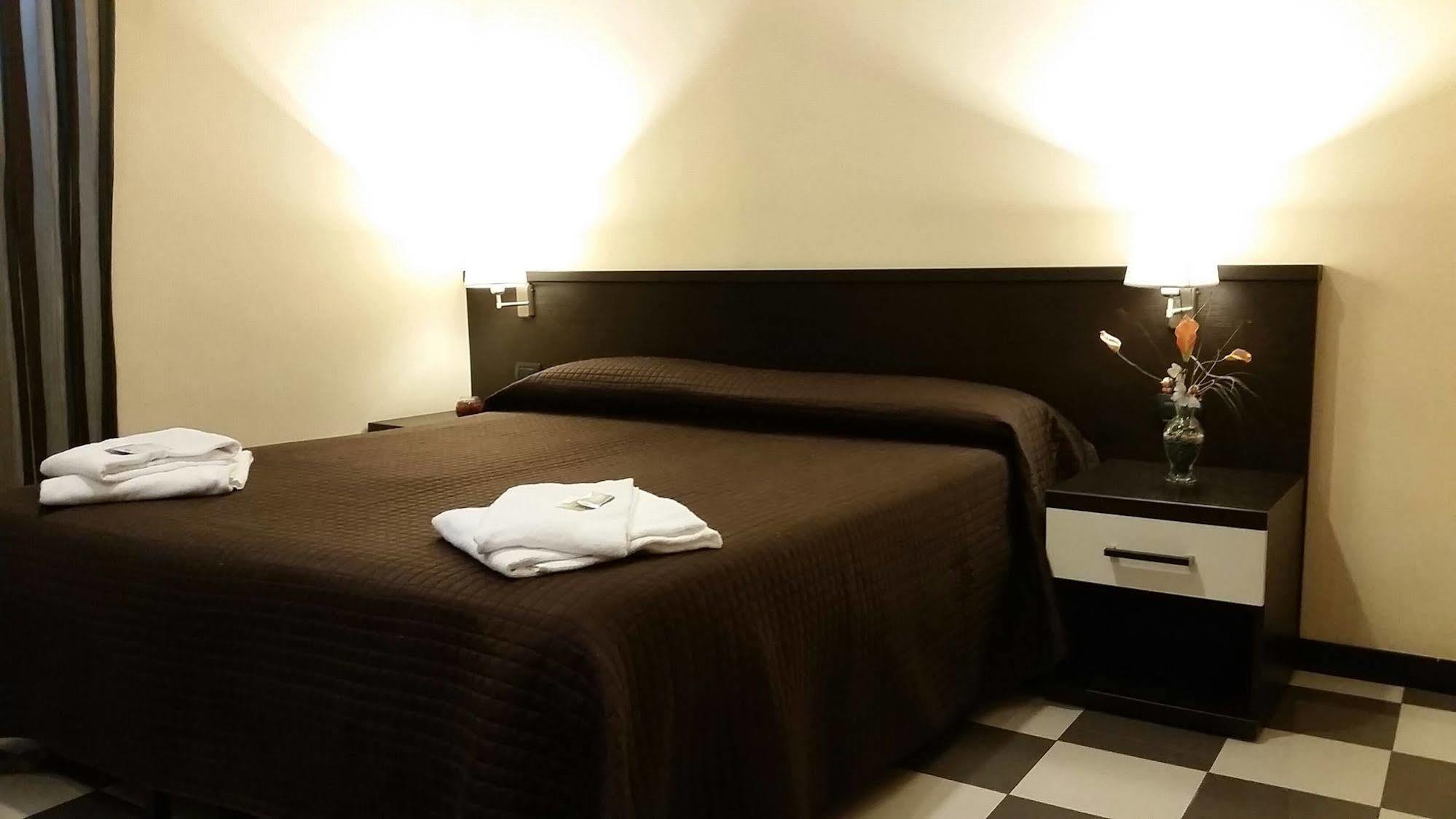 Roma Da Noi Bed & Breakfast Bagian luar foto